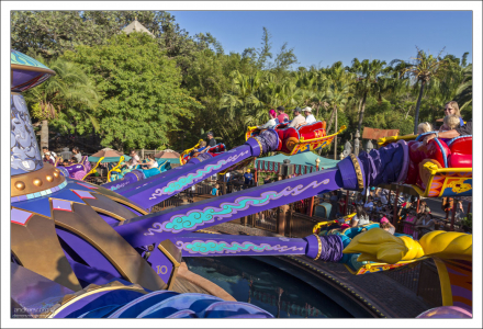 Карусель The Magic Carpets of Aladdin.