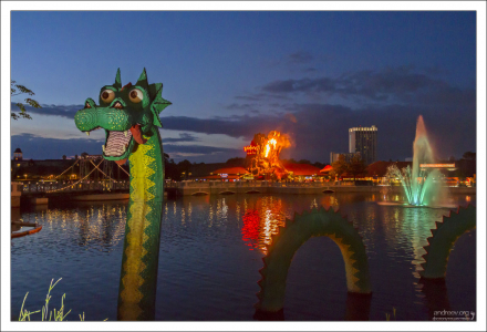 Лох-несское чудовище из лего.