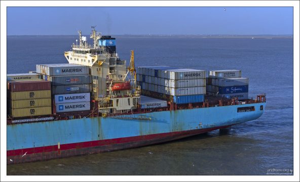 Контейнеровоз в Мексиканском заливе.