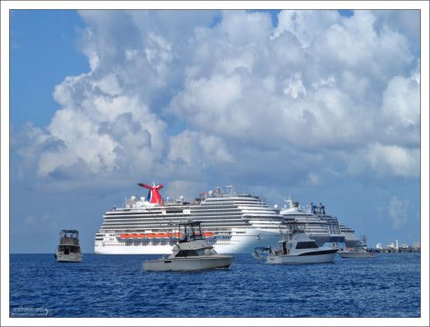 Cozumel - очень популярный порт среди круизных судов.