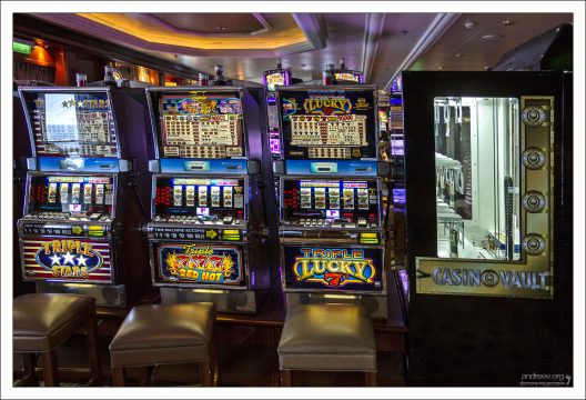 Вход в казино.