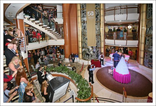 The Piazza - своеобразная сцена на "Принцессе".