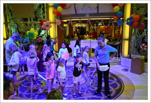 Конкурсы в детском клубе.