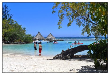 На частном острове.