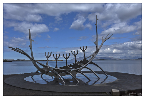 The Sun Voyager установлен в 1990-м году, когда отмечатли 200-летие столицы Исландии.