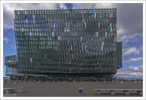 «Харпа» (исл. Harpa — арфа) — концертный зал и конференц-центр в Рейкьявике.