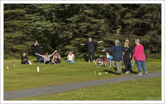 Жизнерадостные жители столицы.