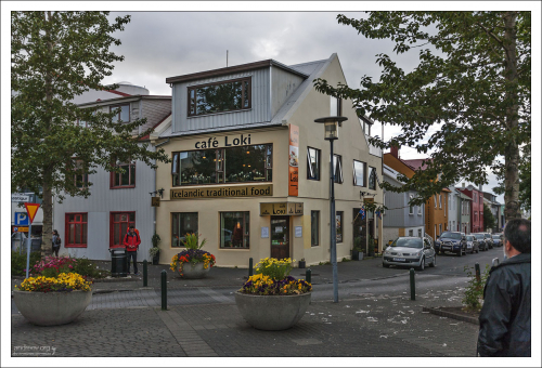 Знаменитое столичное кафе Loki, где подают традиционную исландскую еду.