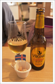 Местное пиво Viking и кубики хаукарля - тухлой акулы.