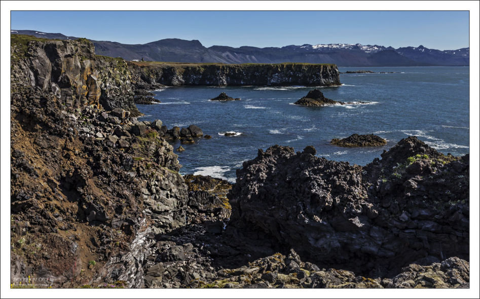 Северная Атлантика с высоты скалы.