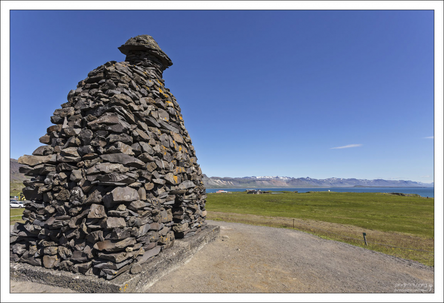 Bárður - герой одной из исландских саг. По легенде, пропал без вести на леднике Snæfellsjökull в 9 веке.