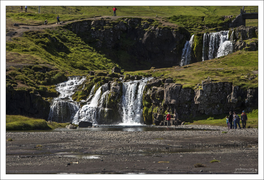 Киркьюфетльсфосс (Kirkjufellsfoss).