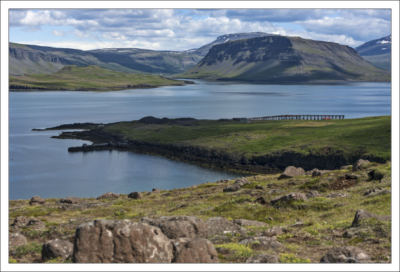 Хваль-фьорд получил свое название из-за большого количества китов.