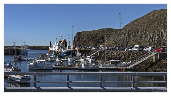 Набережная города Стиккисхоульмюр.