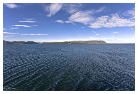 Остров Flatey на горизонте.