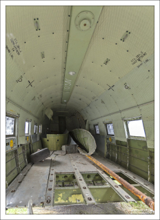 Корпус самолета C-117D - военной модификации классического Дуглас DC-3.