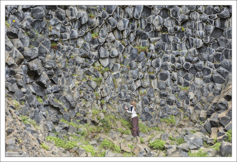 Размер базальтовых игл и Саша для масштаба.