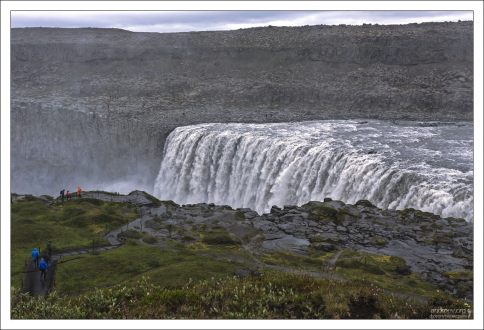 Король исландских водопадов - могучий Деттифосс.