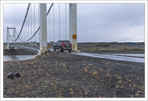 Автомобильный мост через реку Jökulsá.