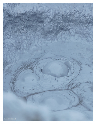 Бурлящий грязевой котел в Хверире.