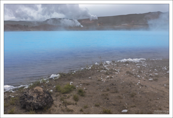 В Исландии сегодня действуют пять геотермальных электростанций общей электрической мощностью 570 МВт, которые производят 25 % всей электроэнергии в стране.