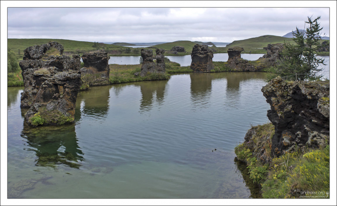 Лавовые столбы Kálfastrandavogar.