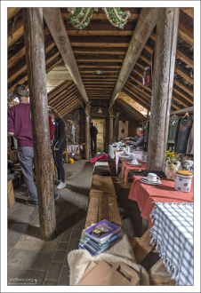 Внутри землянка Saenautasel выглядит вполне цивилизованно.