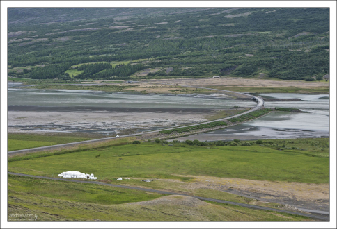Мост через озеро Лагарфльоут.