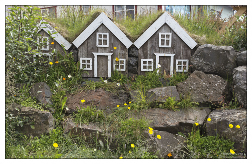 Специальные домики для эльфов.