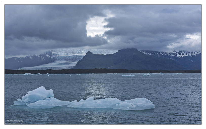 Лагуна находится в 1,5 километра от океанского берега.
