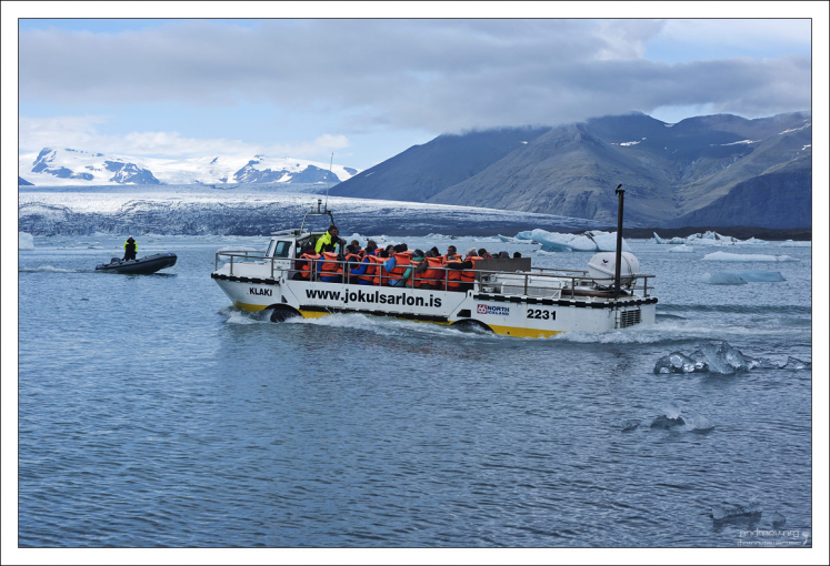 Лет 20 назад лагуну начали осваивать люди.