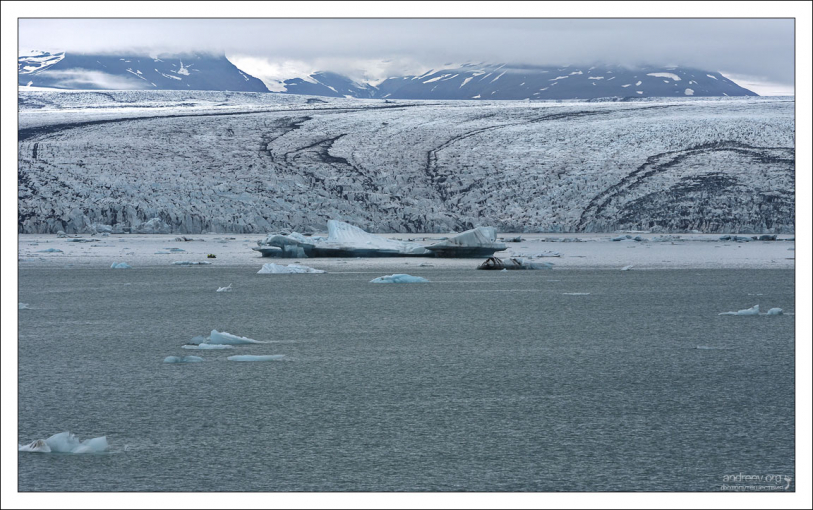 Язык ледника Breiðamerkurjökull.