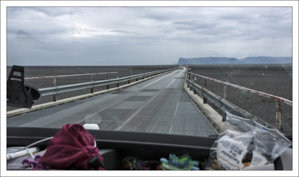 Однополосный мост и "карман" для разъезда.