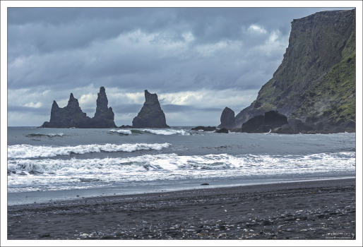 Вулканический пляж Рейнисфияра.