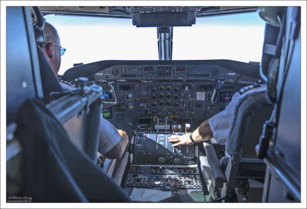 Кабина турбовинтового авиалайнера Dash 7.