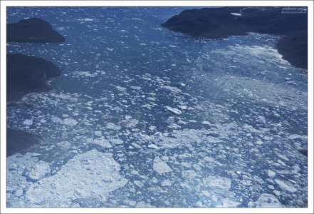 Кусочки Якобсхавна (дат. Jakobshavn Isbræ) - крупного выводного ледника в западной Гренландии.