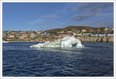 Чтобы огромному куску льда, отколовшемуся от ледника, проделать путь в 40 км от конца фьорда до выхода в залив Диско требуется 12—15 месяцев.