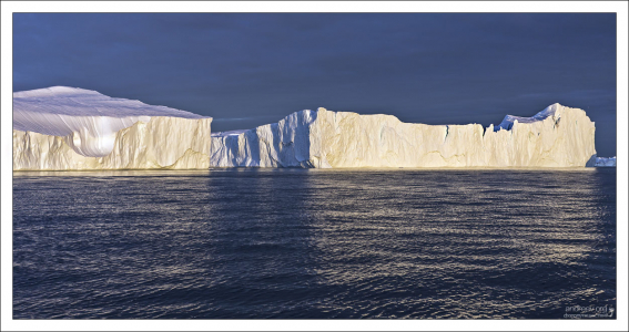 Надводная часть столового айсберга приблизительно в 7 раз меньше подводной.