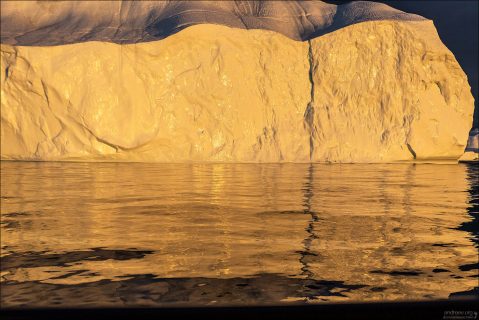 Вода превращается в жидкое золото.