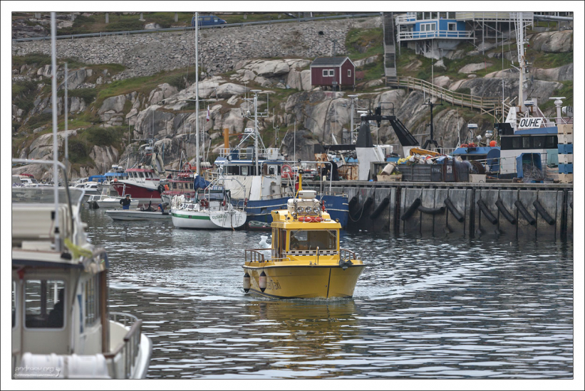 Водное такси в Илулиссате. С шашечками.