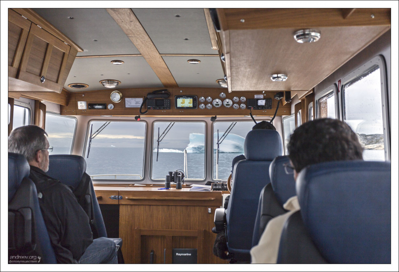 В салоне высокоскоростного катера Targa.