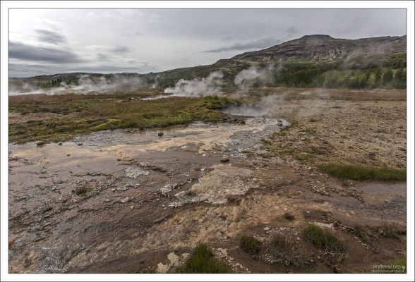 Площадь долины - около 3 кв. км.
