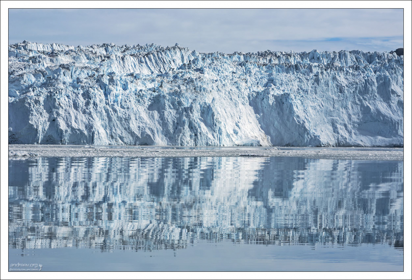 Ледник Эки - один из самых быстродвижущихся ледников Гренландии (до 3 метров в сутки).