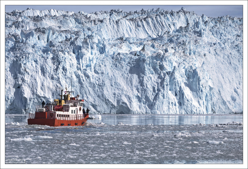 Максимально допустимое расстояние для остановки перед ледником - не доходя 500 метров.