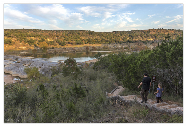 Педерналес (англ. Pedernales River) — река в центральной части штата Техас (США), правый приток реки Колорадо.