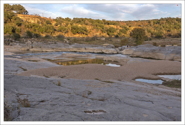 На этих землях в начале 19-го века постоянно воевали племена индейцев Команчи и Апачи.