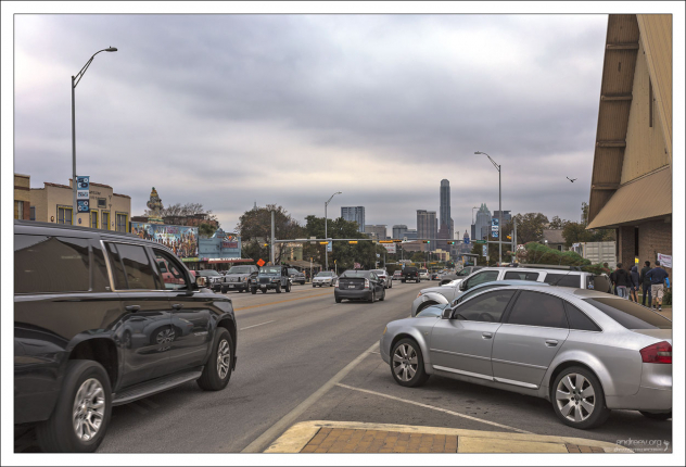 Одним из главных мест для шоппинга является район SoCo, находящийся в южной части Конгресс-авеню.