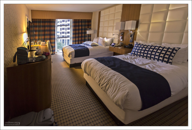 В гостинице в центре Остина.