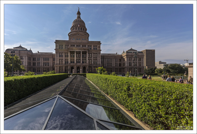 Высота Капитолия штата Техас составляет около 95 м — на 7 метров выше главного Капитолия в Вашингтоне.