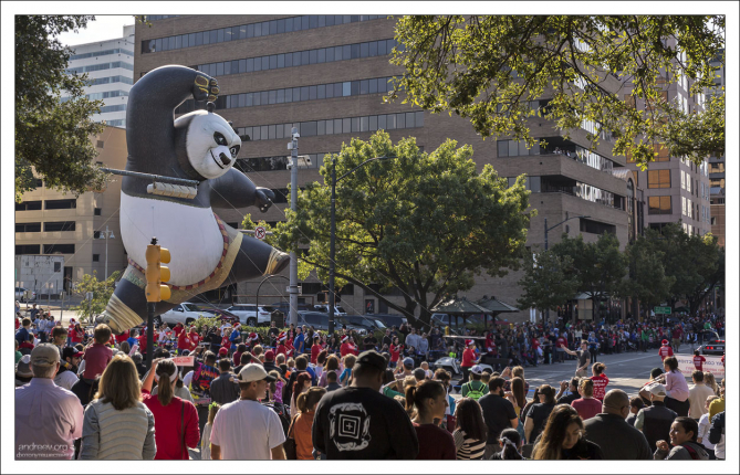 Начало парада, посвященного Дню Благодарения.